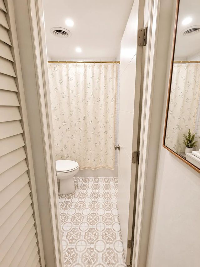 5 of 12 - 412 S 24th Avenue, Hollywood, FL