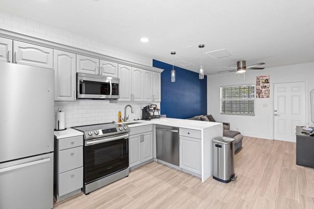 5 of 29 - 1301 Ne 16th Terrace #1-9, Fort Lauderdale, FL