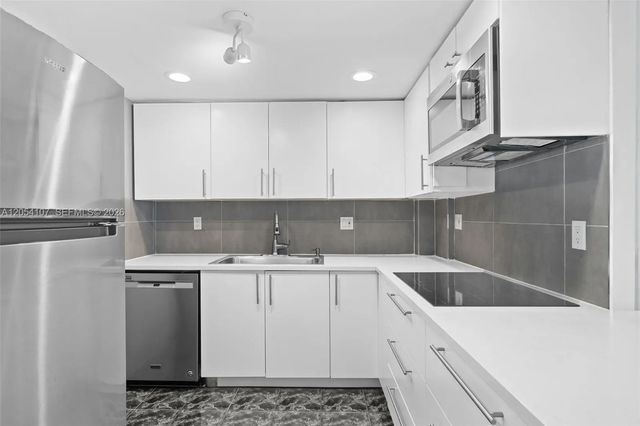 3 of 26 - 1913 S Ocean Drive #208, Hallandale Beach, FL