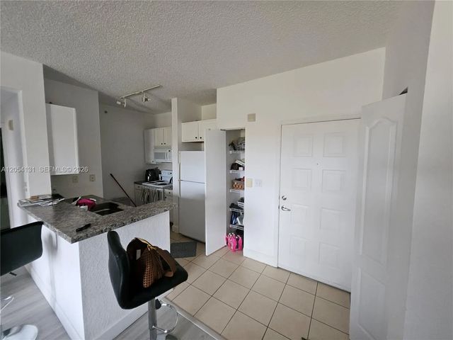 4 of 13 - 6001 Sw 70th Street #655, South Miami, FL