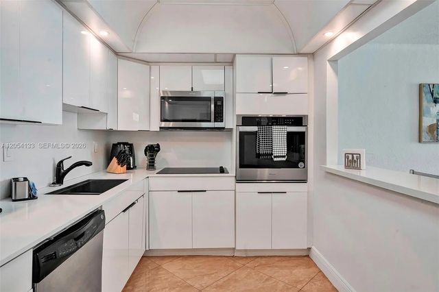 3 of 19 - 19370 Collins Avenue #1001, Sunny Isles Beach, FL