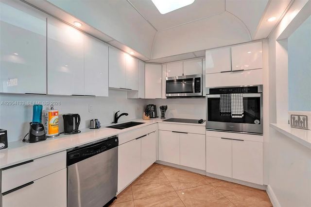 4 of 19 - 19370 Collins Avenue #1001, Sunny Isles Beach, FL
