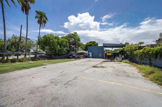 5 of 18 - 700 Nw 7th Avenue, Miami, FL
