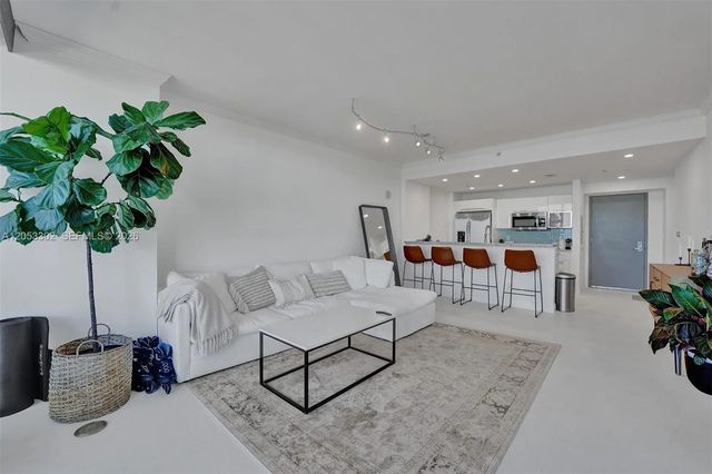 2 of 35 - 601 Ne 36th Street #811, Miami, FL