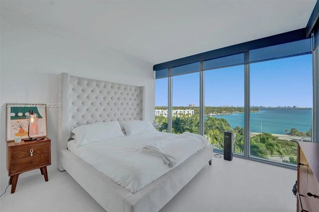4 of 35 - 601 Ne 36th Street #811, Miami, FL