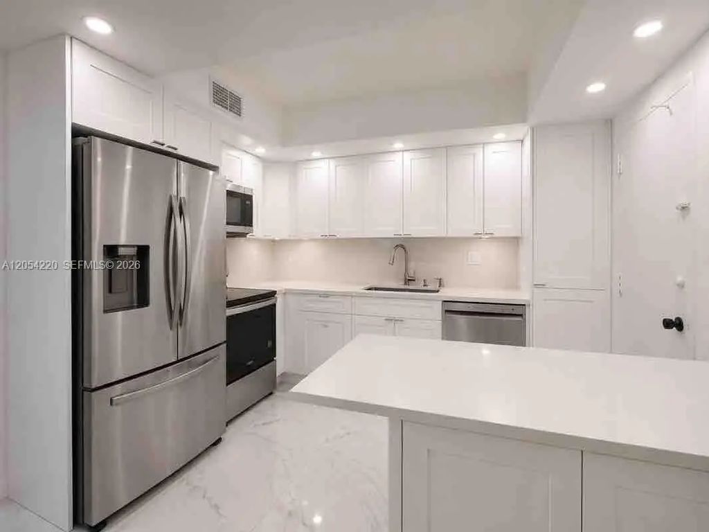 500 Bayview Drive #232, Sunny Isles Beach