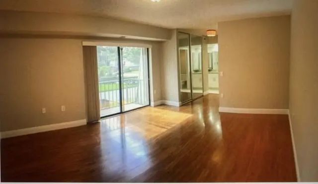 4 of 12 - 1700 Embassy Drive #105, West Palm Beach, FL