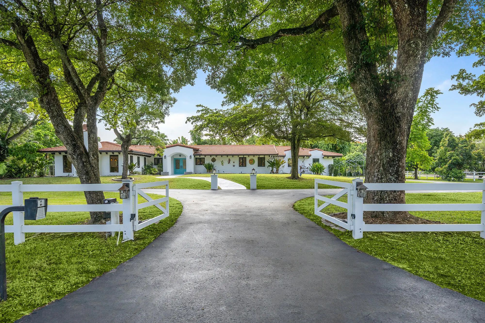 4950 Thoroughbred Lane, Southwest Ranches