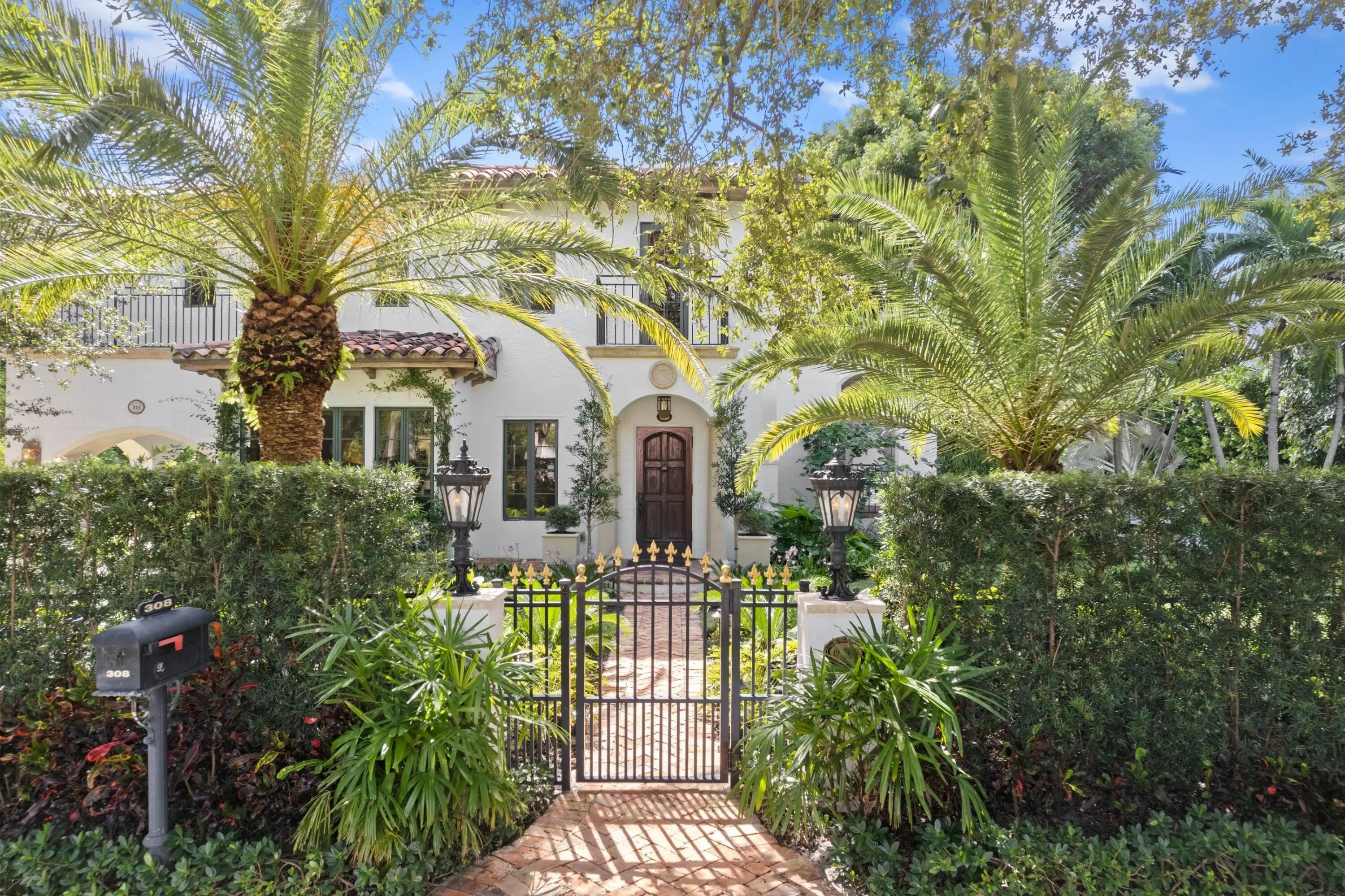 Residential West Palm Beach home for sale: 308 Barcelona Road - MLS B26052716