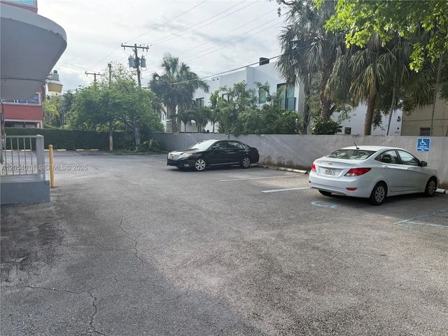4 of 18 - 1394 Coral Way, Miami, FL