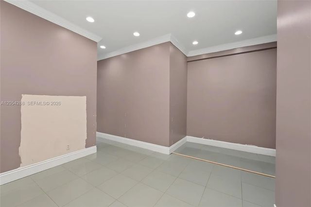 4 of 32 - 3313 Ne 32nd Street, Fort Lauderdale, FL
