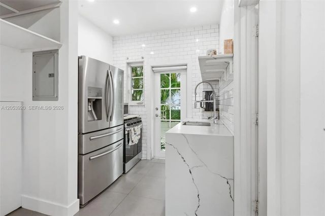 5 of 11 - 750 Espanola Way #5, Miami Beach, FL