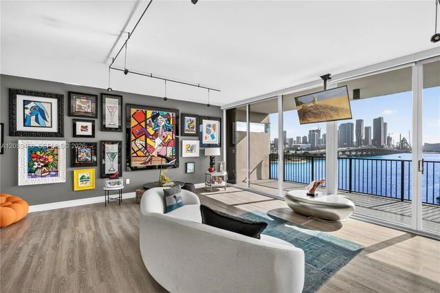 2 of 35 - 1000 Venetian Way #810, Miami Beach, FL
