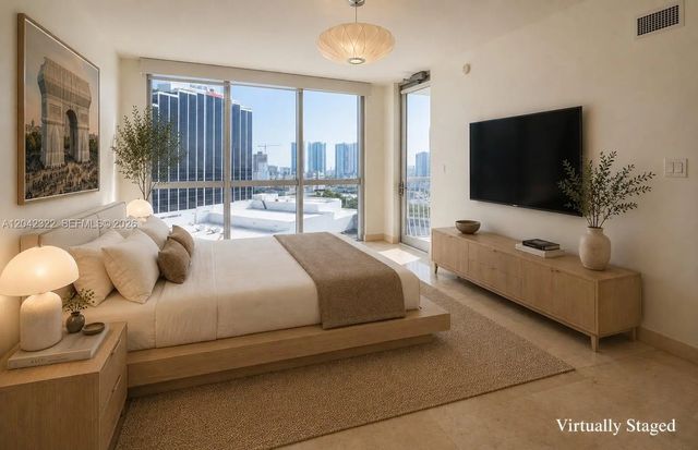 3 of 28 - 1750 N Bayshore Drive #1814, Miami, FL