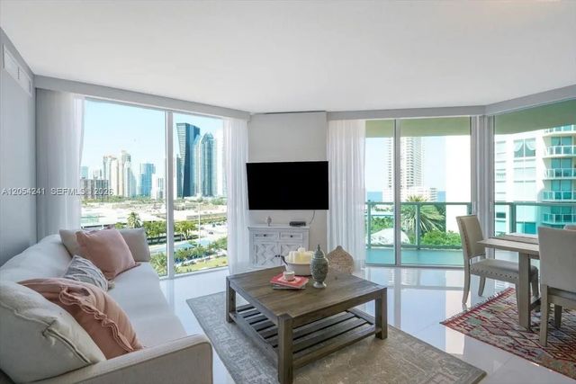 3 of 18 - 250 Sunny Isles Boulevard #3-902, Sunny Isles Beach, FL