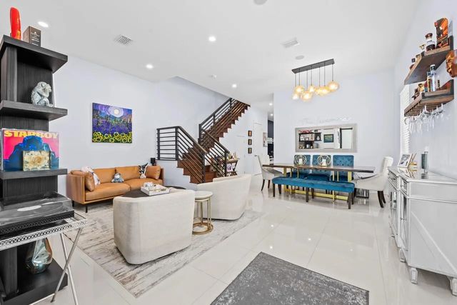 5 of 25 - 3090 Sw 17th Street, Miami, FL