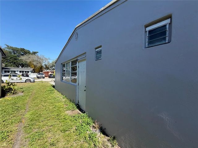 3 of 9 - 1828 Nw 152nd Street, Miami Gardens, FL