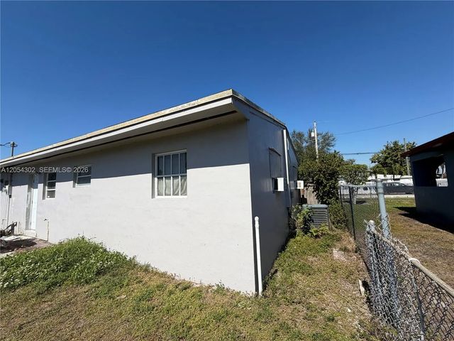 5 of 9 - 1828 Nw 152nd Street, Miami Gardens, FL