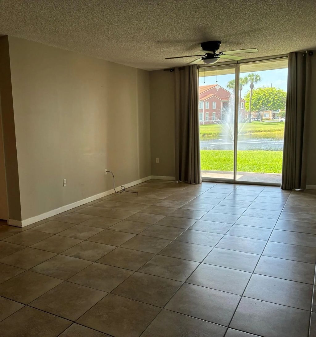 7888 Sonoma Springs #108, Lake Worth