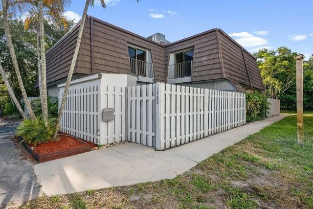 1980 Ne Dixie Highway, Jensen Beach