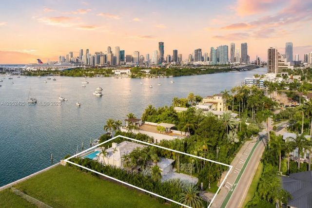 1300 S Venetian Way, Miami