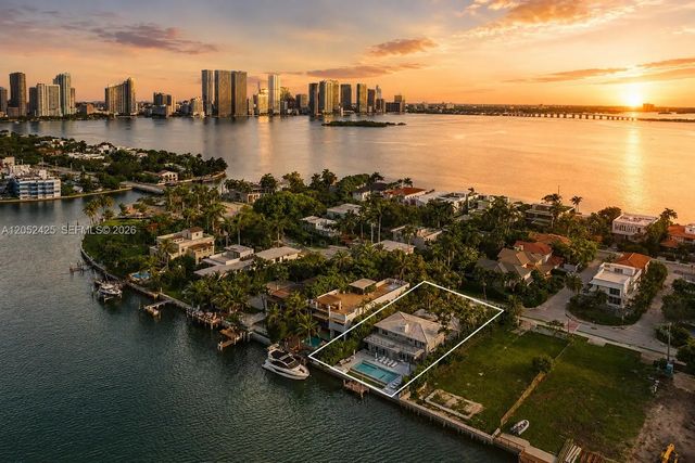 2 of 24 - 1300 S Venetian Way, Miami, FL