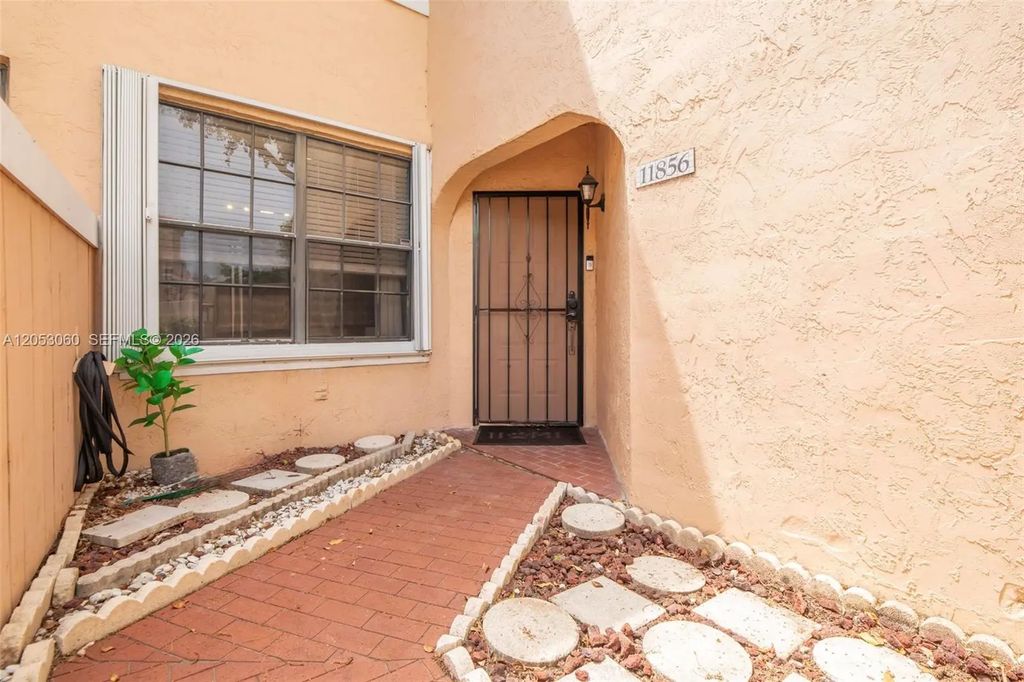 11856 Nw 11th Street #11856, Pembroke Pines