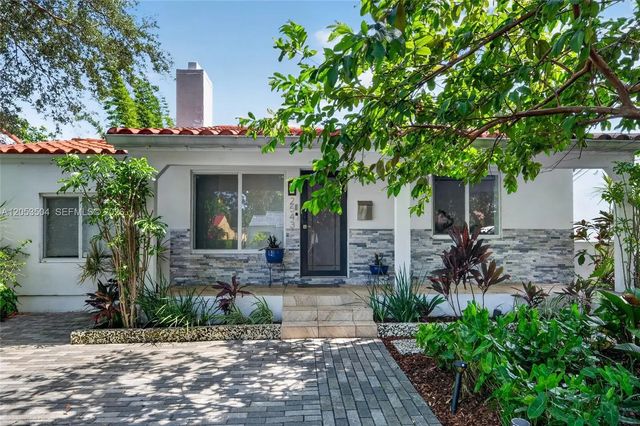 2543 Sw 15th Street, Miami