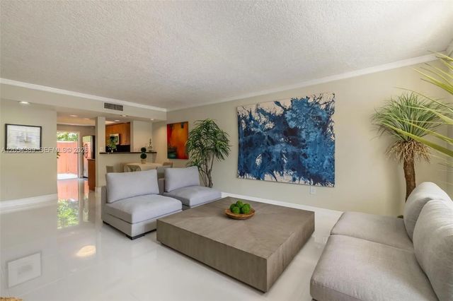 5 of 43 - 10122 Sw 77th Court, Miami, FL