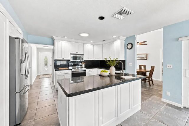 5 of 37 - 7407 Hazelwood Circle, Lake Worth, FL