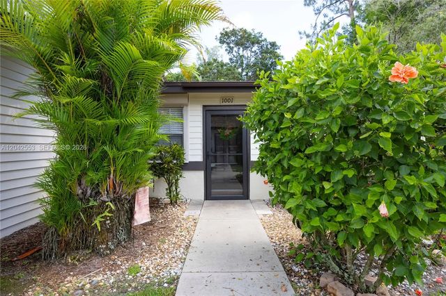 1001 Pine Isle Lane #1001, Naples