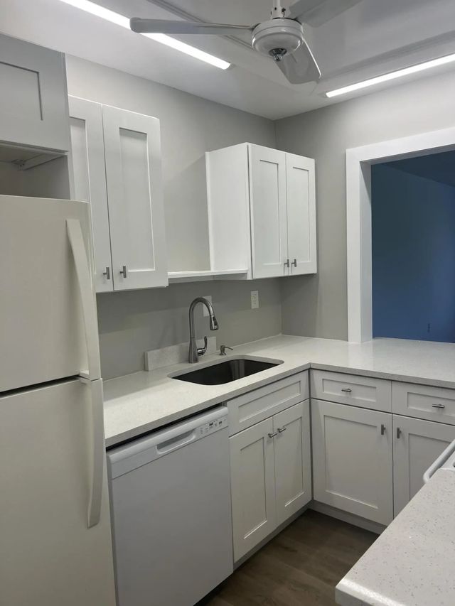 4 of 87 - 5373 Se Miles Grant Road #102, Stuart, FL