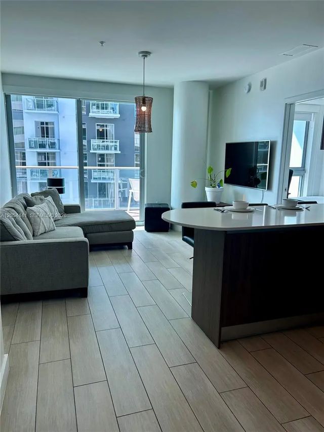 4 of 22 - 1600 Sw 1st Avenue #812, Miami, FL