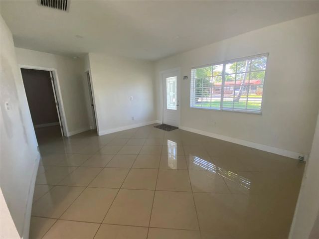 3 of 12 - 6325 Grant Court, Hollywood, FL