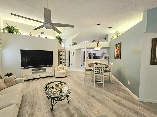 3 of 22 - 4233 Se Home Way, Port St. Lucie, FL