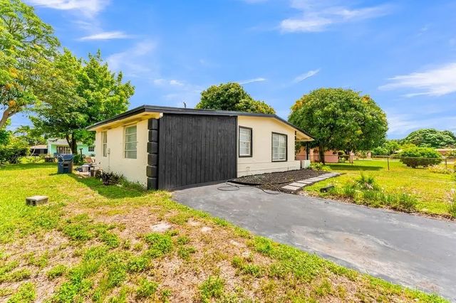 4 of 43 - 3411 Nw 5th Court, Lauderhill, FL