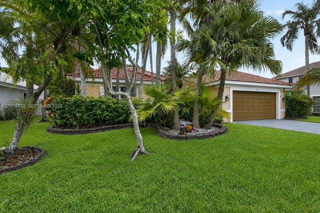 2 of 35 - 709 Nw 177th Avenue, Pembroke Pines, FL