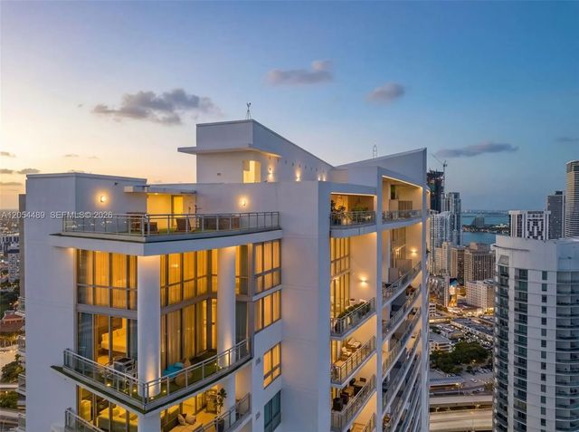 4 of 40 - 90 Sw 3rd Street #ph-12, Miami, FL
