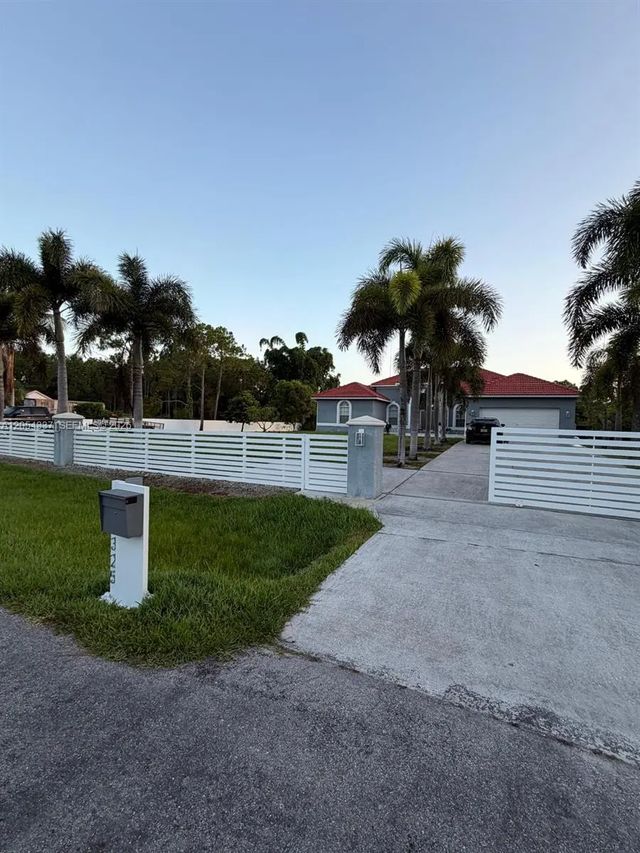 3 of 20 - 15325 N 75th Lane N, Loxahatchee, FL