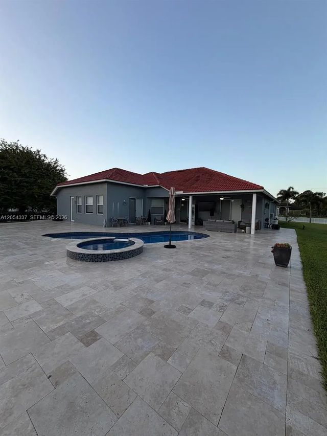 4 of 20 - 15325 N 75th Lane N, Loxahatchee, FL