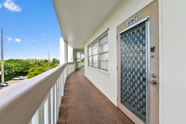 4 of 27 - 4087 Newport S, Deerfield Beach, FL