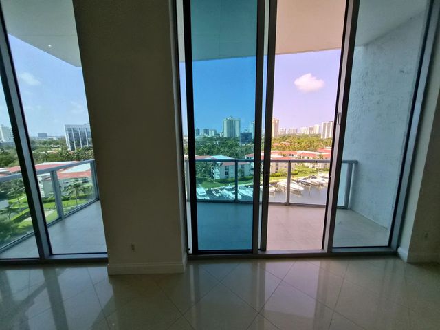 4 of 64 - 3029 Ne 188th Street #805, Aventura, FL