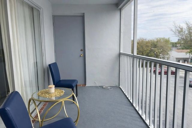 2 of 9 - 215 Se 3rd Avenue #306d, Hallandale Beach, FL