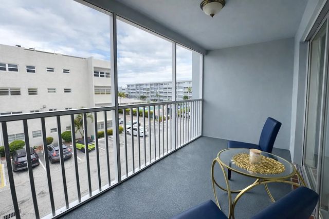 3 of 9 - 215 Se 3rd Avenue #306d, Hallandale Beach, FL