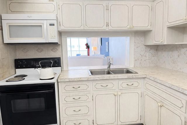 5 of 9 - 215 Se 3rd Avenue #306d, Hallandale Beach, FL