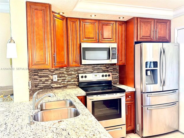 3 of 21 - 500 Ne 12th Avenue #705, Hallandale Beach, FL