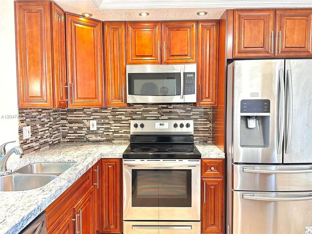 4 of 21 - 500 Ne 12th Avenue #705, Hallandale Beach, FL