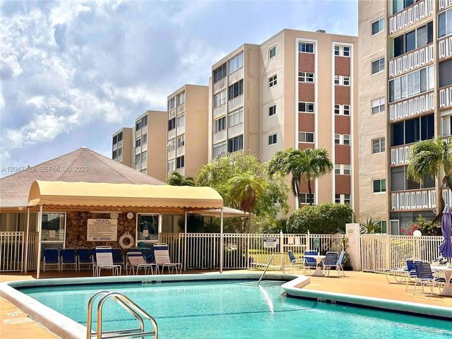 5 of 21 - 500 Ne 12th Avenue #705, Hallandale Beach, FL