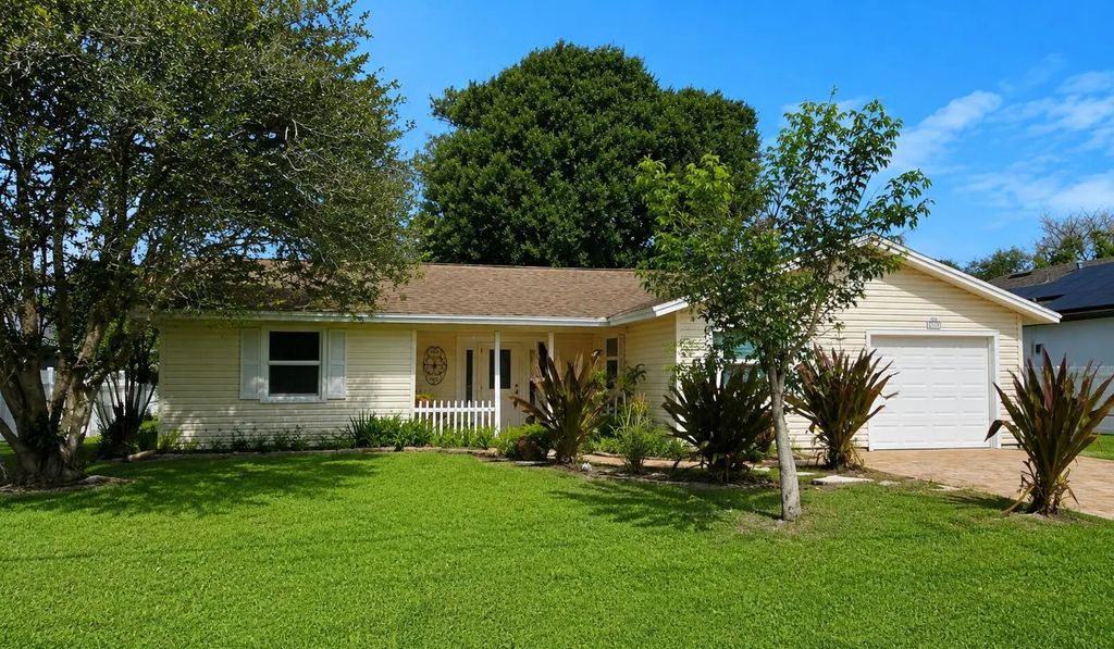 2490 Se Whitehorse Street, Port St. Lucie