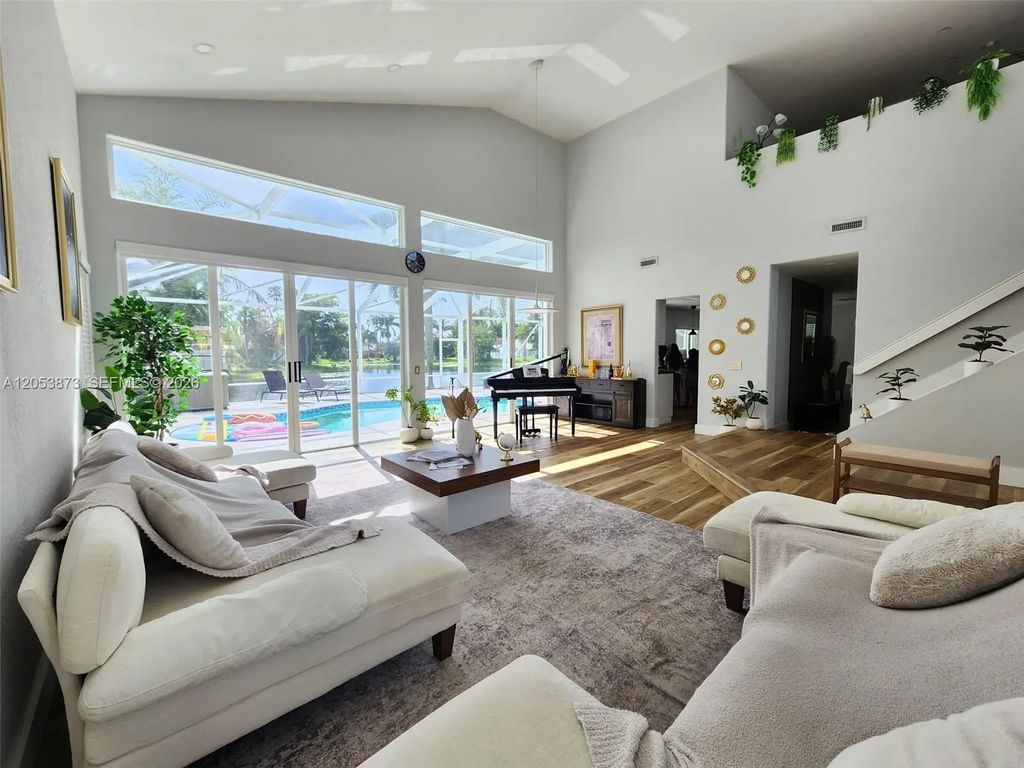 594 Spinnaker, Weston